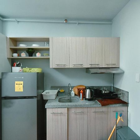 Aparthotel Cozy Unit With Free Pool, Netflix & Wifi In Alabang Crq3 Muntinlupa City Exterior foto